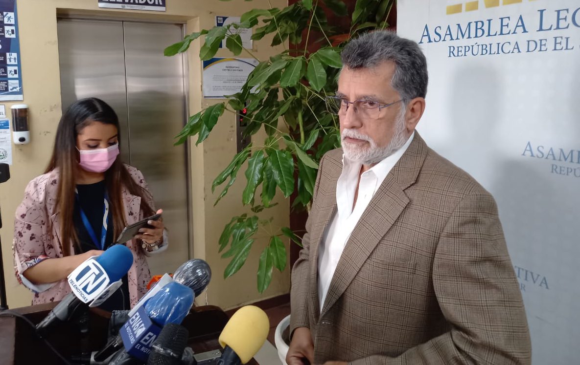 Schafik Handal califica como “show”, que Hacienda busque transparentar planilla de la Asamblea schafik-handal-califica-como-show-que-hacienda-busque-transparentar-planilla-de-la-asamblea
